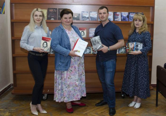 Бібліотечний фонд Кременчуцького льотного коледжу поповнився сучасними виданнями