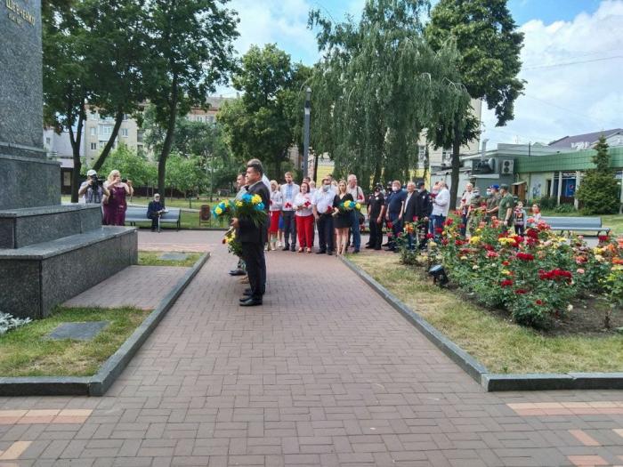 До 25-ї річниці Конституції України колектив Сумської філії ХНУВС взяв участь у міських заходах