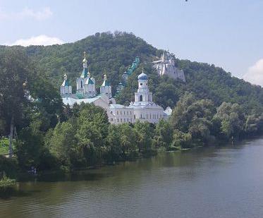 Члени профспілки університету здійснили екскурсійну поїздку до Свято-Успенської Святогірської Лаври 