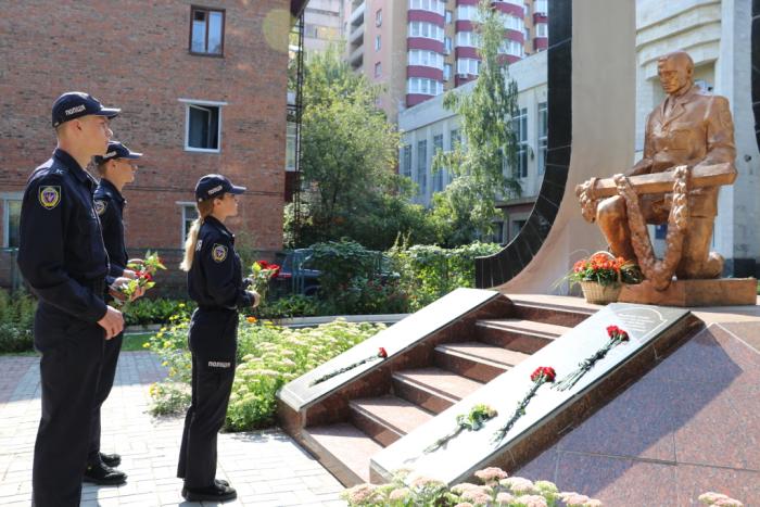 Пам'ять про героїв безсмертна