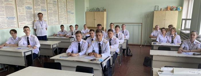 «Україна – єдина країна» – тема першої лекції для здобувачів освіти Кременчуцького льотного коледжу