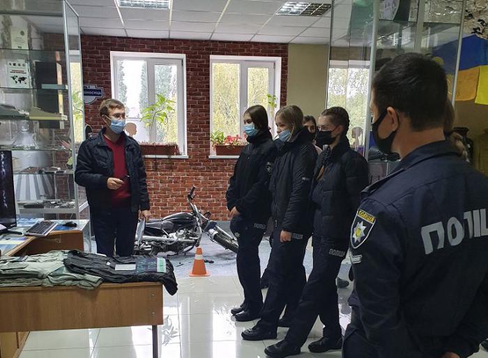 Курсанти оглянули музейну експозицію ХНУВС