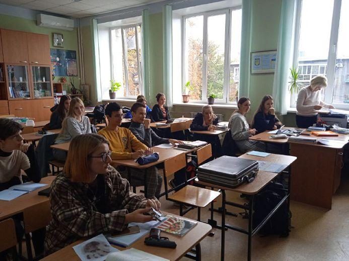 Представниця університету провела зустріч зі старшокласниками Харківської загальноосвітньої школи № 10 
