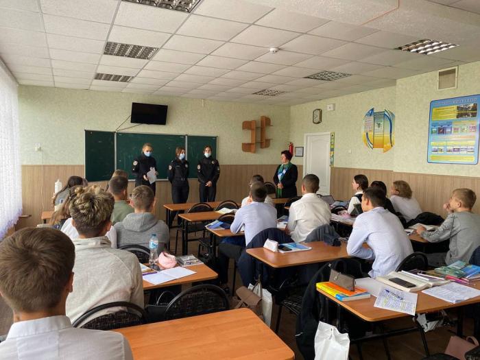 Курсанти ознайомили з університетом старшокласників Безлюдівського юридичного ліцею ім. І. Я. Підкопая