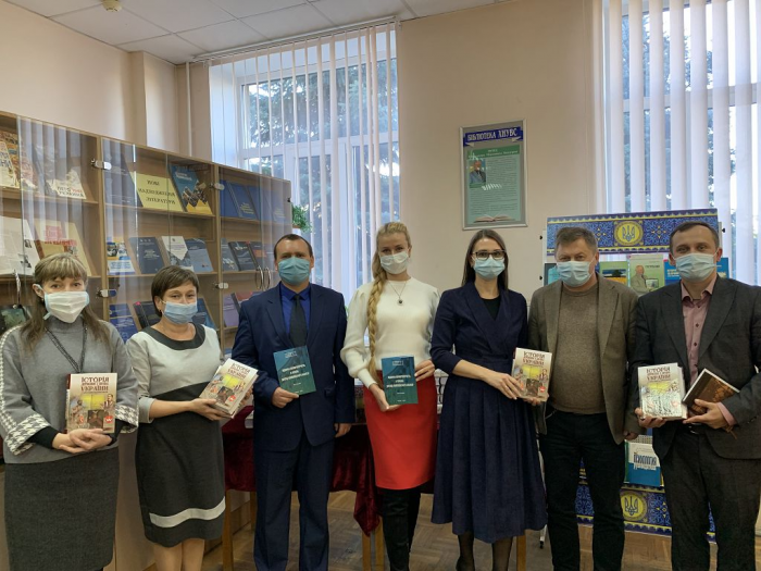 Монографія – в дарунок університетській бібліотеці