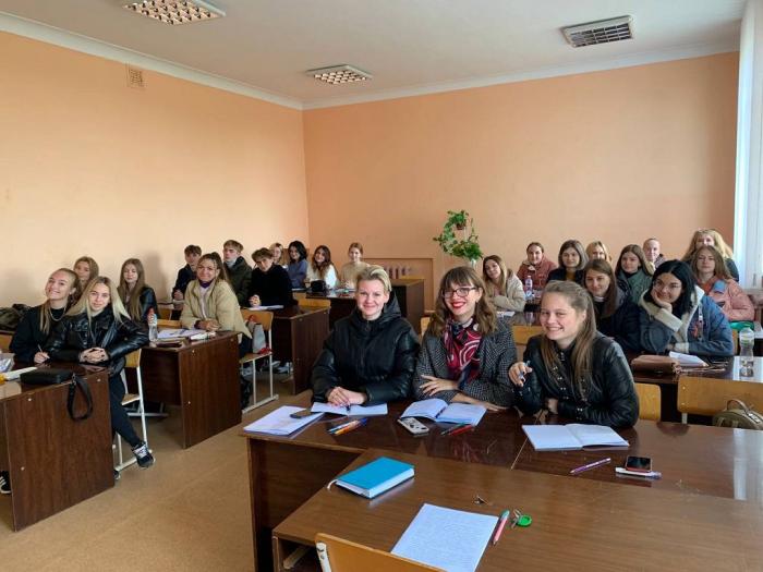 У Чугуївському ліцеї відбулася профорієнтаційна зустріч із випускниками