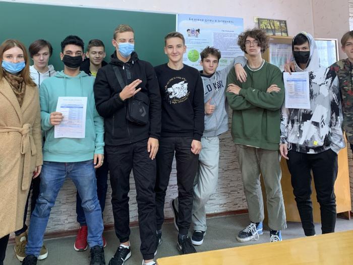 Представники науково-дослідної лабораторії з проблем забезпечення діяльності поліції провели зустрічі зі старшокласниками шкіл Харкова