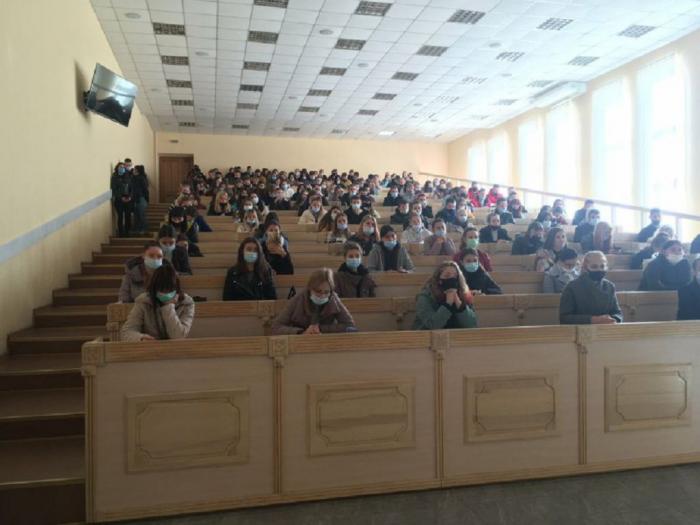 Зі студентами проведено чергову бесіду щодо запобігання розповсюдженню COVID-19