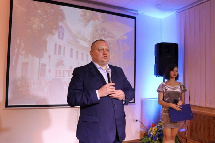 У Сумській філії ХНУВС відбувся святковий концерт  до Дня працівників освіти та Дня юриста України