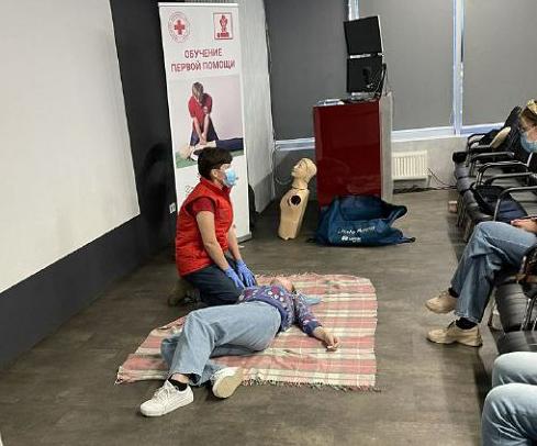 Студенти університету взяли участь у практичному тренінгу з надання першої домедичної допомоги