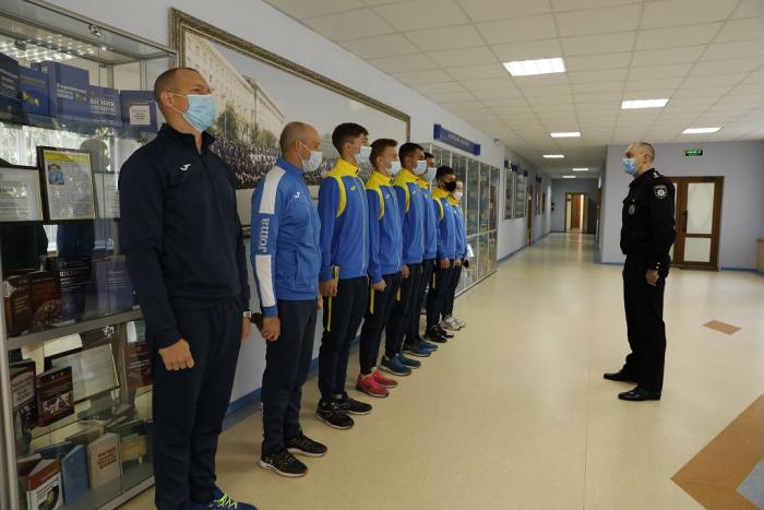 Перший проректор університету Дмитро Швець провів зустріч з університетською командою з легкоатлетичного кросу