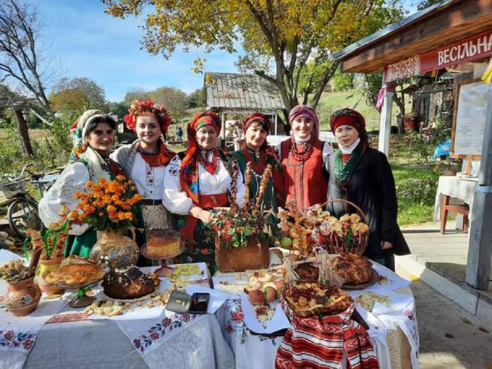 Представниця Кременчуцького льотного коледжу взяла участь у Коровайфесті