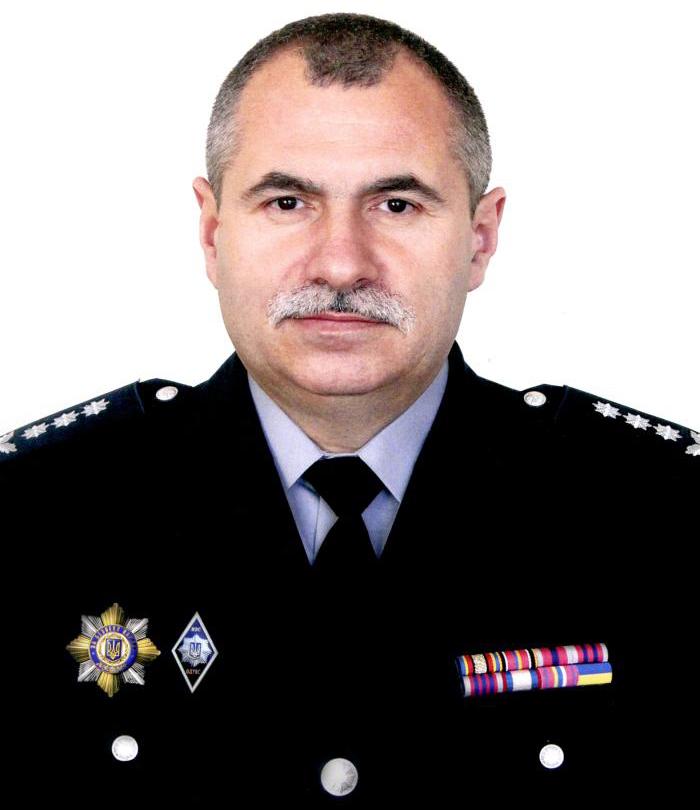   Курсантів-першокурсників із складанням Присяги працівника поліції привітав директор Департаменту персоналу МВС Геннадій ДОСКЕВИЧ