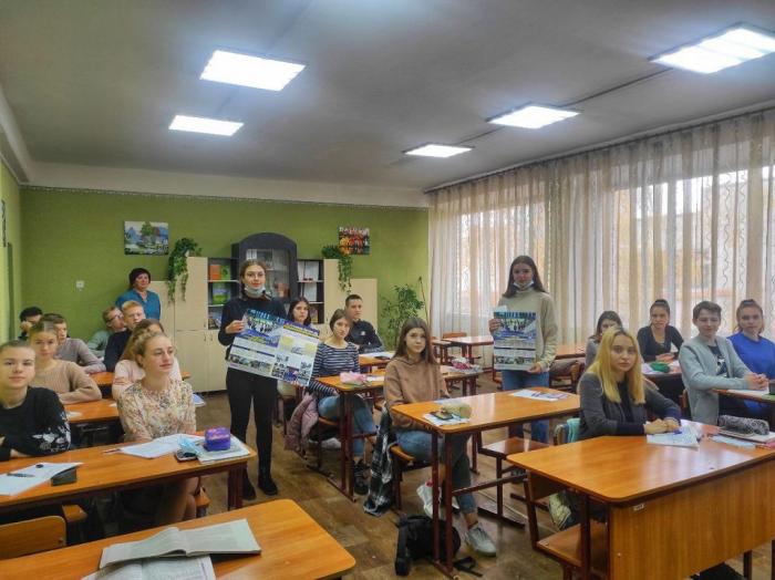 Курсанти факультету № 1 розповіли школярам про поліцейський виш