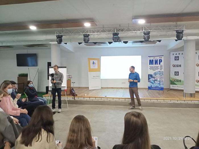 Тренінг із лідерства для проєкту «Мир у цифровий час»