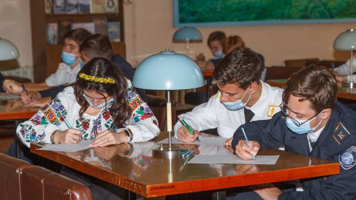 Курсанти та працівники Кременчуцького льотного  коледжу ХНУВС приєдналися до написання  ХХІ Всеукраїнського радіодиктанту національної єдності