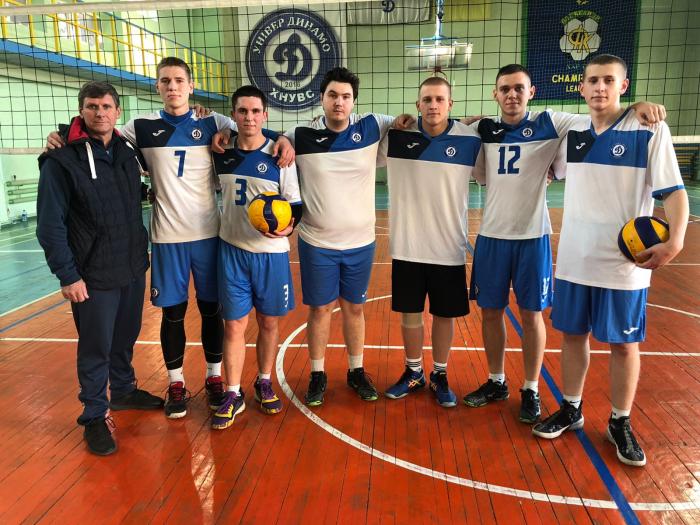 Чоловіча команда ХНУВС  змагається за Кубок міста Харкова з волейболу
