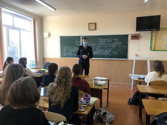 Про переваги навчання у ХНУВС розповіли учням Харківської гімназії № 82