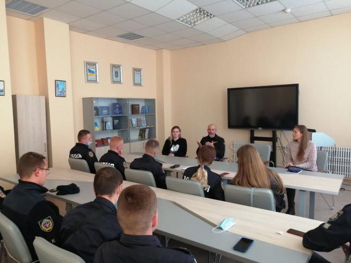 Представники Цивільної гвардії Іспанії зустрілися зі здобувачами вищої освіти ХНУВС