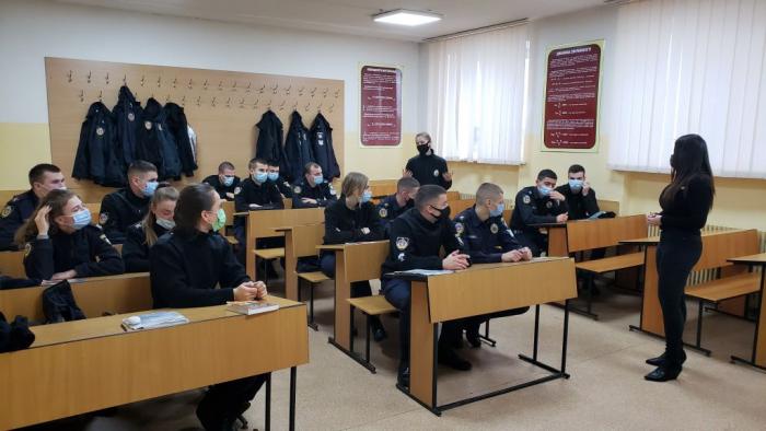 Бінарні заняття за участю представниці Цивільної гвардії Королівства Іспанії