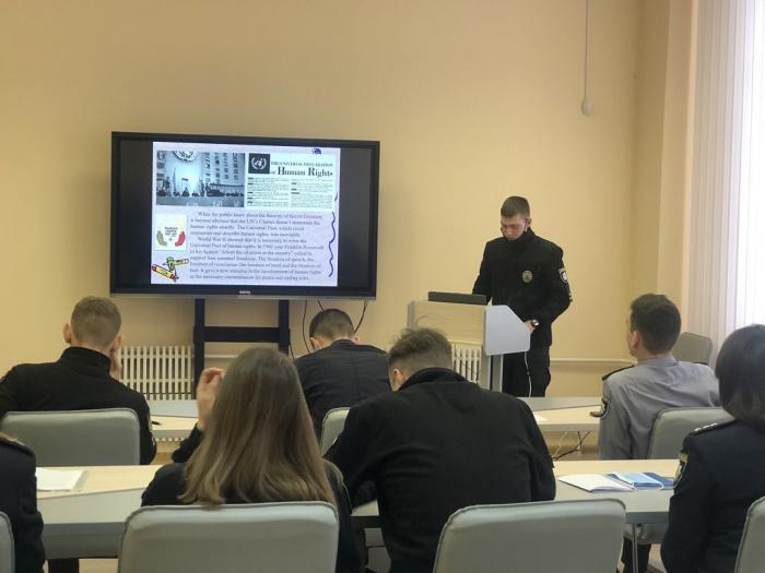 Круглий стіл іноземними мовами «Права людини та їх захист в зарубіжних країнах»