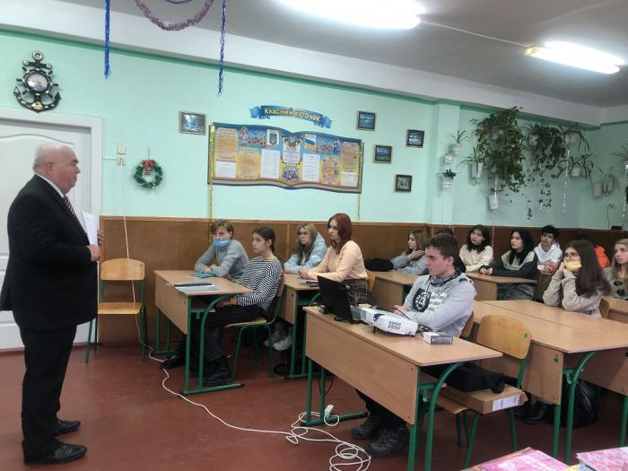 Профорієнтаційна та профілактична робота працівників ХНУВС зі школярами