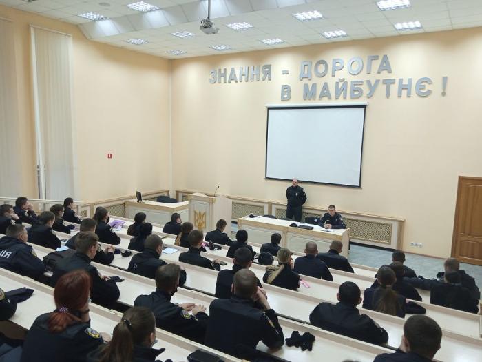 Питання навчальної та службової дисципліни обговорювалися під час зустрічі  на факультеті № 4 (кіберполіції) 