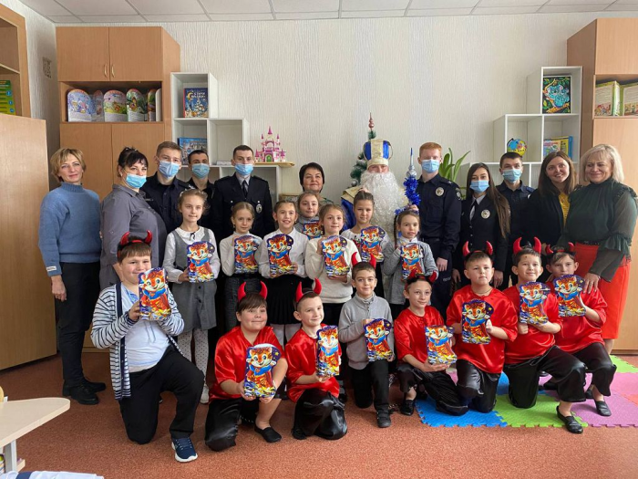 Представники ХНУВС привітали вихованців підшефної школи-інтернату з Днем Святого Миколая