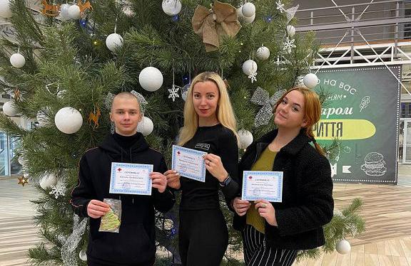 Курсанти Сумської філії ХНУВС разом із куратором завершили навчання у школі волонтерства