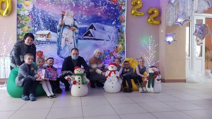 Вихованців підшефної школи привітали зі святами