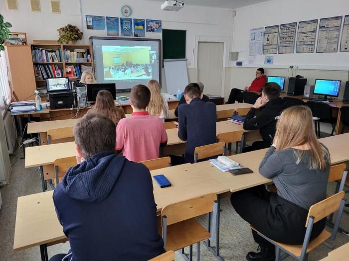 Профорієнтаційна онлайн-зустріч зі школярами Щербанівського ліцею