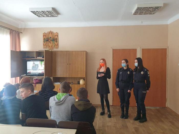 Учасники Школи наукового лідерства університету взяли участь у проведенні тренінгу для дітей з безпечної поведінки