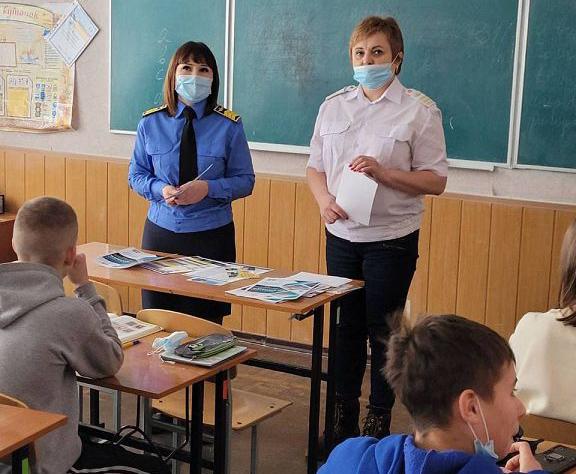 Кременчуцьких школярів запросили на навчання до льотного коледжу