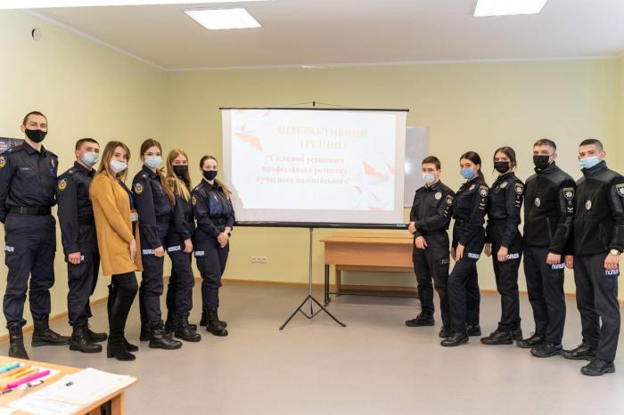 Курсанти Сумської філії ХНУВС взяли участь у психологічному тренінгу
