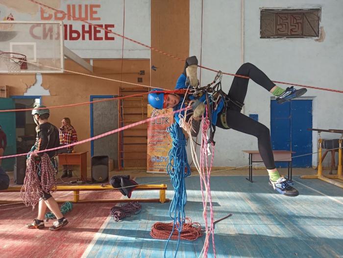 Курсантка університету стала переможницею змагань зі спортивного туризму