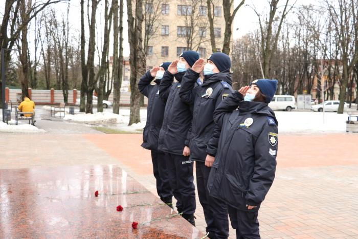 Курсанти Сумської філії долучилися до міської акції з нагоди вшанування пам’яті Героїв Небесної Сотні