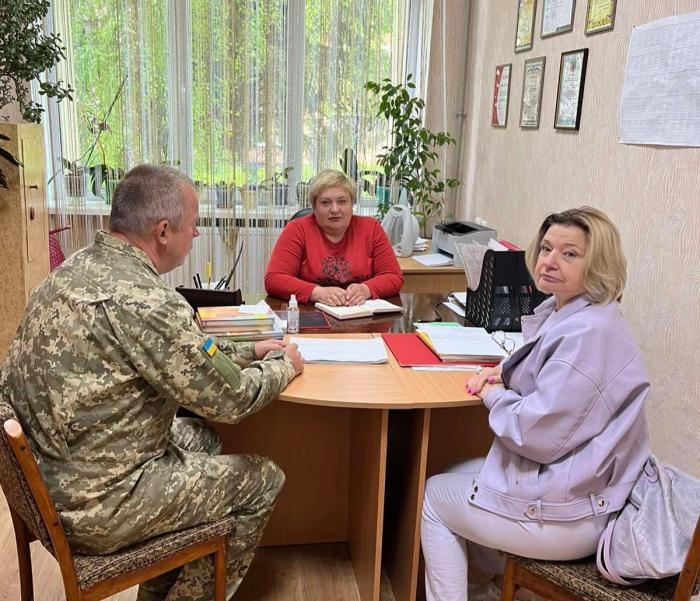 Випускників Ков'язького навчально-виховного комплексу запросили на навчання до ХНУВС