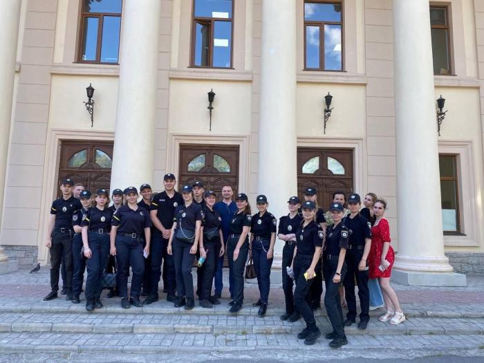 Театр як засіб виховання