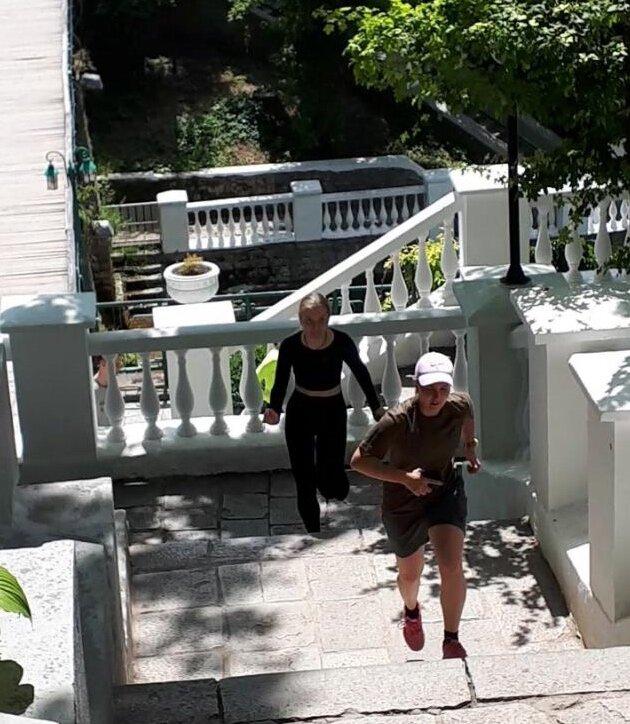 Курсанти відпрацьовують практичні навички для дій в службових ситуаціях