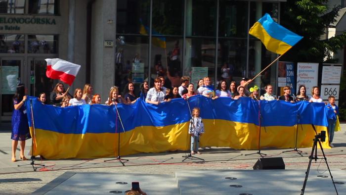 Допомагаємо Україні разом!