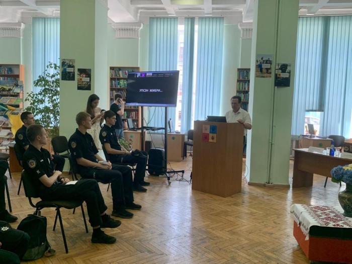 Участь курсантів університету у роботі круглого столу з актуальних питань державотворення в Україні