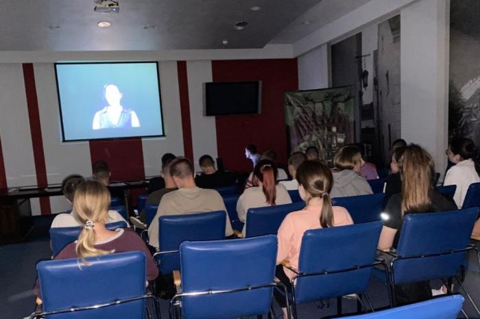 Перегляд короткого метру: життя під час війни та боротьба за свою країну