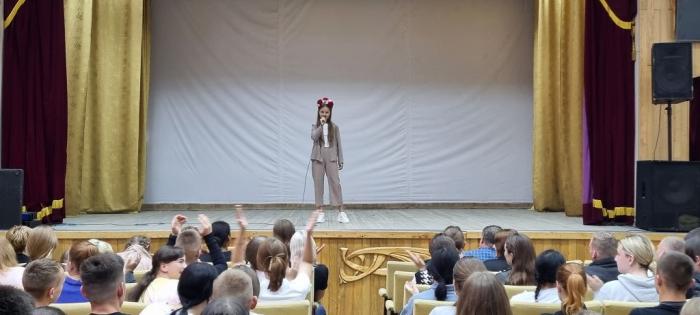 Колектив вокальної студії «ProVoiсe» привітав курсантів університету із Днем молоді