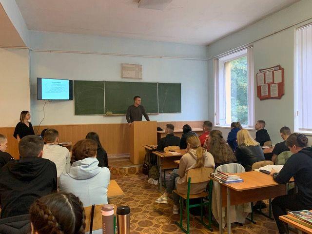 Професор університету Віталій Пчелін провів бінарне заняття для курсантів НАНГУ