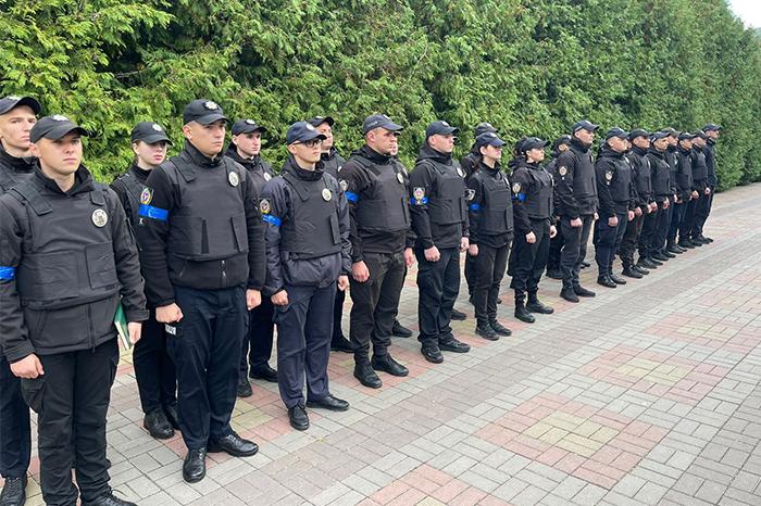 Курсанти ХНУВС несуть службу з охорони публічної безпеки та порядку