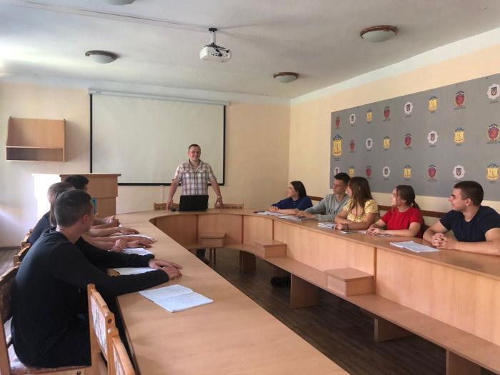 Засідання наукового гуртка кафедри теорії та історії держави і права