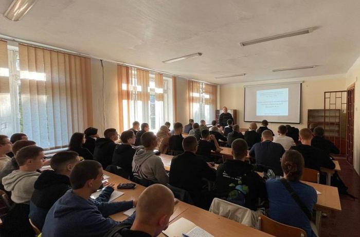 Синергія теорії і практики як одне з ключових завдань наукових гуртків в сучасних умовах