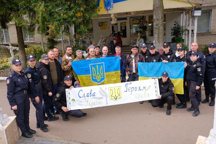 Представники ХНУВС організували волонтерську поїздку до Вінницького обласного клінічного госпіталю