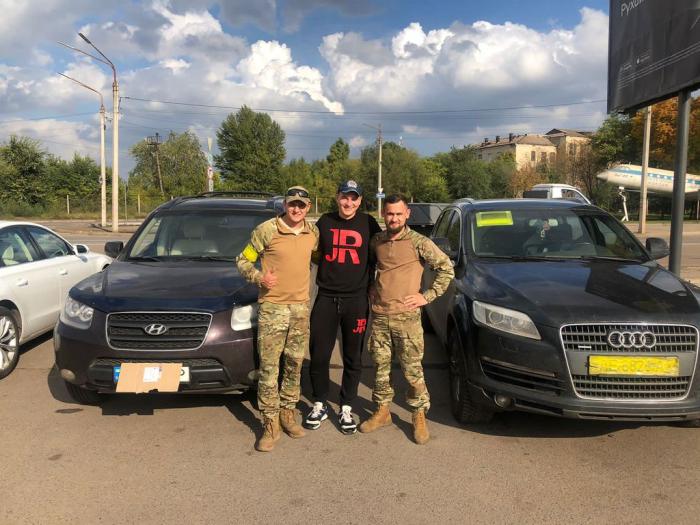 Ще один автомобіль для потреб ЗСУ від сім'ї працівника ХНУВС