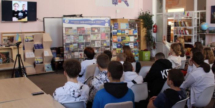 Знати право, служити праву, захищати право